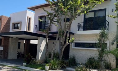 Casa con alberca privada, area de tv, en venta, Selvamar, Playa del carmen.