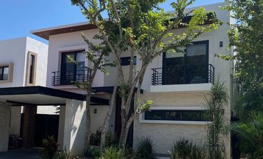 Casa con alberca privada, area de tv, en venta, Selvamar, Playa del carmen.
