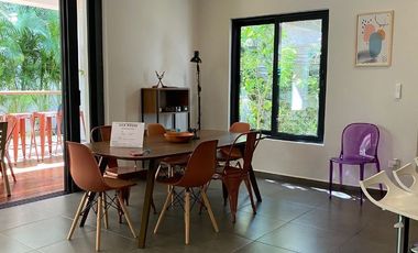 Casa con alberca privada, area de tv, en venta, Selvamar, Playa del carmen.