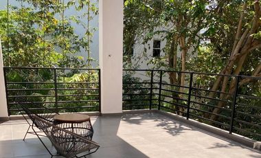 Casa con alberca privada, area de tv, en venta, Selvamar, Playa del carmen.