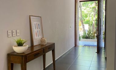 Casa con alberca privada, area de tv, en venta, Selvamar, Playa del carmen.