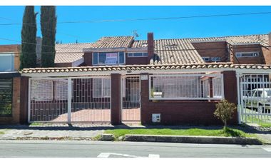 SE  ARRIENDA O SE VENDE !! Excelente casa en la Alambra