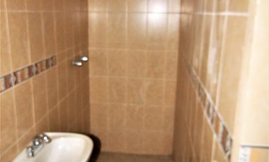 EDIFICIO NUEVO 4 DEPARTAMENTOS Y UN LOCAL COMERCIAL. IDEAL PARA INVERTIR Y REDITUAR