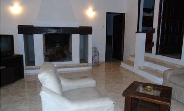 SE VENDE CASA EN CABALANGO 3 DORMITORIOS ( EXELENTE INMUEBLE)