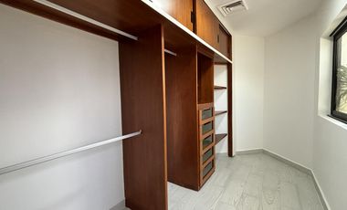 COSTA DE ORO, Casa en VENTA con recamara en PB, alberca, 4 recamaras, estancia de TV