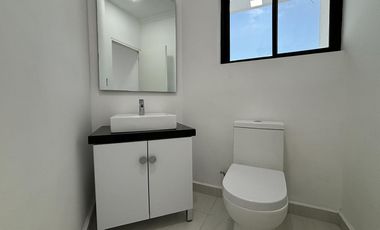 COSTA DE ORO, Casa en VENTA con recamara en PB, alberca, 4 recamaras, estancia de TV