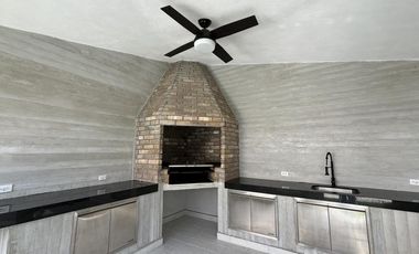 COSTA DE ORO, Casa en VENTA con recamara en PB, alberca, 4 recamaras, estancia de TV