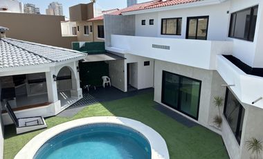 COSTA DE ORO, Casa en VENTA con recamara en PB, alberca, 4 recamaras, estancia de TV