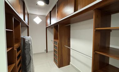 COSTA DE ORO, Casa en VENTA con recamara en PB, alberca, 4 recamaras, estancia de TV