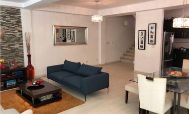 SE VENDE HERMOSA CASA EN ALTOS DE PANAM $260,000