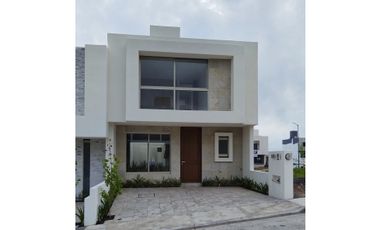 Moderna Casa en venta en Cañadas del Bosque Tres Marías L68 $2,850,000