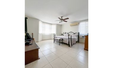 SE VENDE CASA EN CLAYTON $415,000 AM