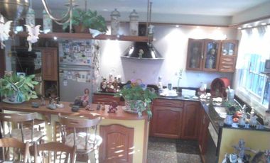 Chalet en Venta Haedo / Moron (A025 2856)