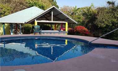 Se vende acogedora casa con piscina en Penonomé desde $275,000
