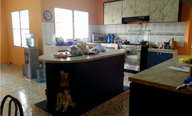 Se vende acogedora casa con piscina en Penonomé desde $275,000