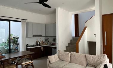 Rumah 5 Kamar Tidur Siap KPR 19 Menit ke Pamulang Square J-39141