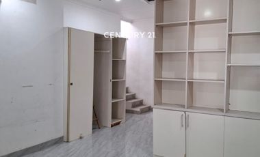 Rumah Hook Semi Furnish Cluster Alamanda Di JGC Jakarta Timur