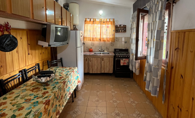 Casa con amplio lote , Santa teresita, excelente ubicacion!