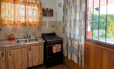 Casa con amplio lote , Santa teresita, excelente ubicacion!