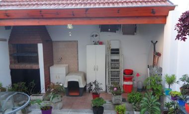 Duplex en Venta Villa Sarmiento / Moron (A120 3060)