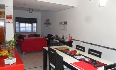 Duplex en Venta Villa Sarmiento / Moron (A120 3060)