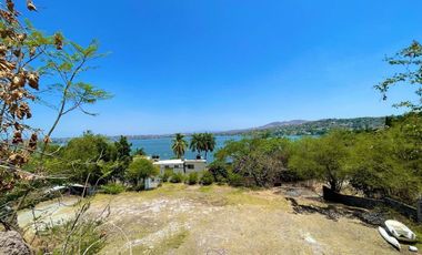 Terreno en Tequesquitengo con Vista al Lago