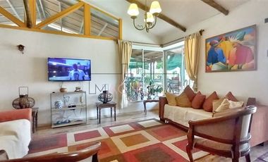 Casa en venta de 6 dorm. en Curacaví