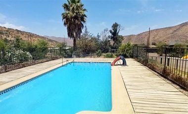 Casa en venta de 6 dorm. en Curacaví