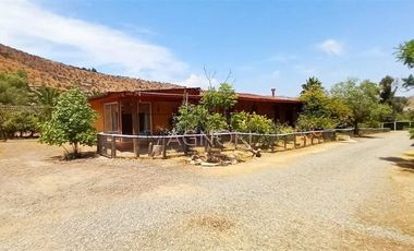 Casa en venta de 6 dorm. en Curacaví