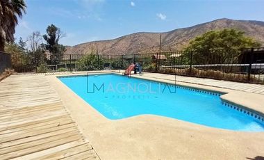 Casa en venta de 6 dorm. en Curacaví