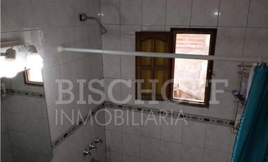 CASA + DÚPLEX EN PLENO CENTRO – IDEAL INVERSIÓN / USO MULTIFAMILIAR