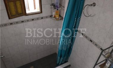 CASA + DÚPLEX EN PLENO CENTRO – IDEAL INVERSIÓN / USO MULTIFAMILIAR