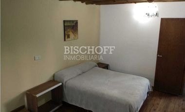 CASA + DÚPLEX EN PLENO CENTRO – IDEAL INVERSIÓN / USO MULTIFAMILIAR