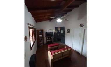 CASA + DÚPLEX EN PLENO CENTRO – IDEAL INVERSIÓN / USO MULTIFAMILIAR