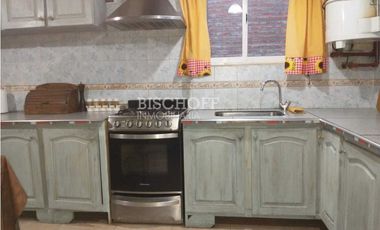 CASA + DÚPLEX EN PLENO CENTRO – IDEAL INVERSIÓN / USO MULTIFAMILIAR