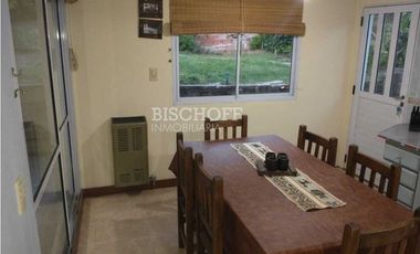 CASA + DÚPLEX EN PLENO CENTRO – IDEAL INVERSIÓN / USO MULTIFAMILIAR