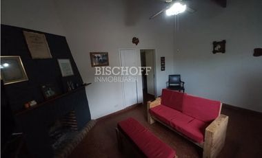 CASA + DÚPLEX EN PLENO CENTRO – IDEAL INVERSIÓN / USO MULTIFAMILIAR