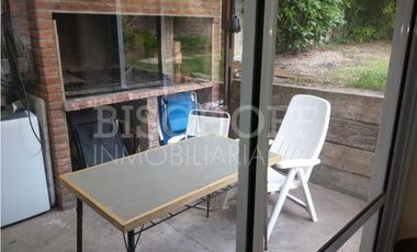 CASA + DÚPLEX EN PLENO CENTRO – IDEAL INVERSIÓN / USO MULTIFAMILIAR
