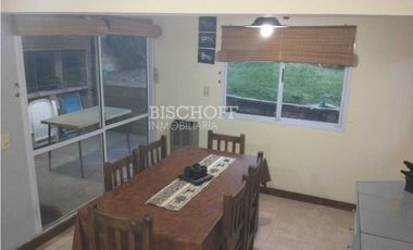 CASA + DÚPLEX EN PLENO CENTRO – IDEAL INVERSIÓN / USO MULTIFAMILIAR