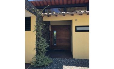 CASA CAMPESTRE en VENTA en Envigado Envigado-Loma El escobero