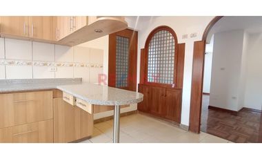 🏡 Alquilo Departamento En Cayma – Excelente Ubicación A 1 Cuadra De La Av. Ejército 🌟