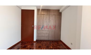 🏡 Alquilo Departamento En Cayma – Excelente Ubicación A 1 Cuadra De La Av. Ejército 🌟