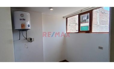 🏡 Alquilo Departamento En Cayma – Excelente Ubicación A 1 Cuadra De La Av. Ejército 🌟