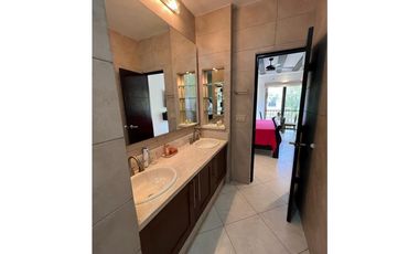 SE ALQUILA APARTAMENTO EN CLAYTON
