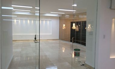 Se alquila lujosa oficina con o sin muebles Punta Pacifica
