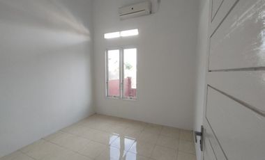 rumah posisi hook djual murah bonus pagar lokasi bukit barisan