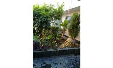 Casa L/P.8x28 mts.3 amb.2 Baños-Garaje-Jardin-Quincho-Terraza