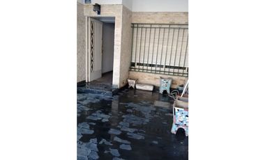 Casa L/P.8x28 mts.3 amb.2 Baños-Garaje-Jardin-Quincho-Terraza