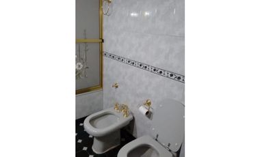 Casa L/P.8x28 mts.3 amb.2 Baños-Garaje-Jardin-Quincho-Terraza