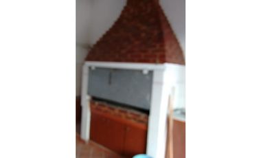 Casa L/P.8x28 mts.3 amb.2 Baños-Garaje-Jardin-Quincho-Terraza